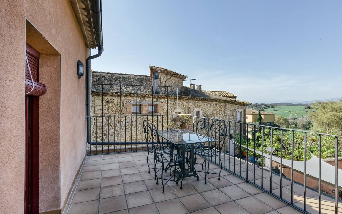 Orriols House | 350 m² House ∙ 7 bedrooms ∙ 18 guests