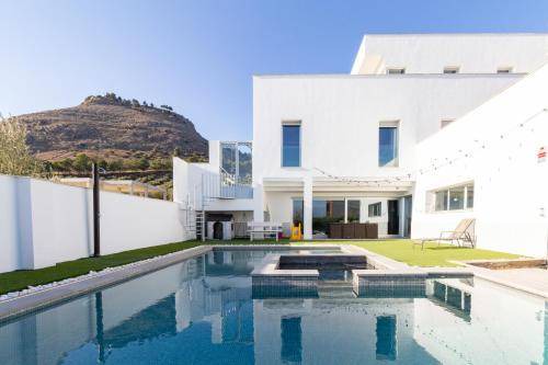 Atarfe Villa | 360 m² Villa ∙ 4 bedrooms ∙ 10 guests