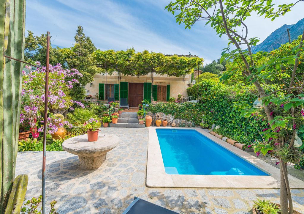 Biniaraix Villa | 4 bedroom accommodation in Fornalutx