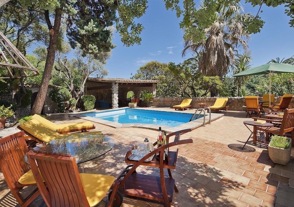 El Vila Villa | 4 bedroom Villa, sleeps 8 with Pool, Air Con and FREE WiFi