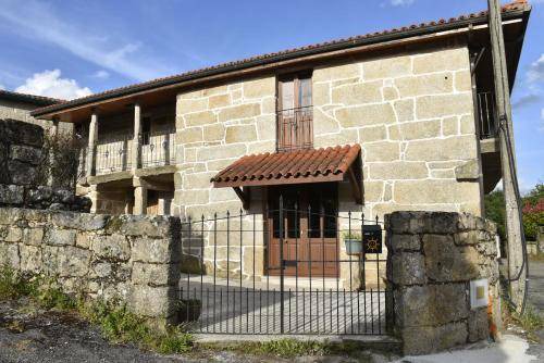 Nogueira de Ramuin House | 400 m² House ∙ 4 bedrooms ∙ 9 guests