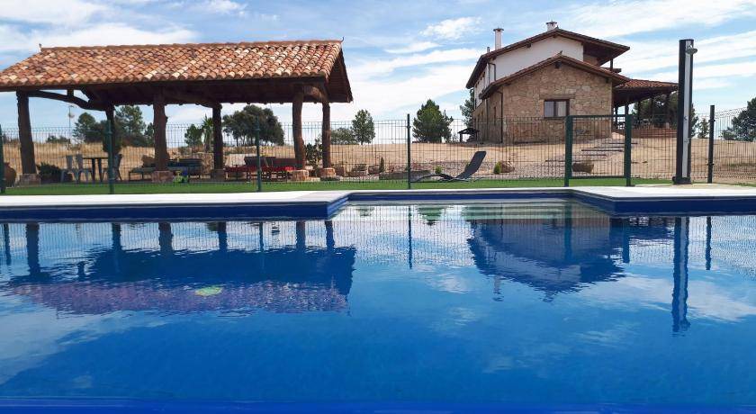 Villanueva De La Vera Bed & Breakfast | 420 m² Bed and breakfast ∙ 7 bedrooms ∙ 16 guests