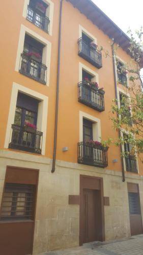 Logrono Historic Centre Hostel | 45 m² Hostel ∙ 14 guests