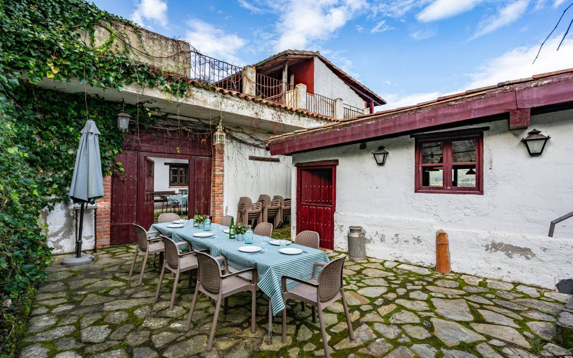 Cabranes Municipality House | 450 m² House ∙ 6 bedrooms ∙ 16 guests