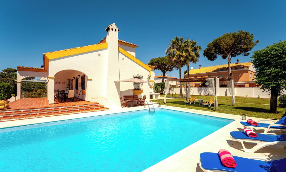 Isla Cristina Villa | 5-Bedroom Villa with Private Heated Pool, Garden in Islantilla, Costa de la Luz