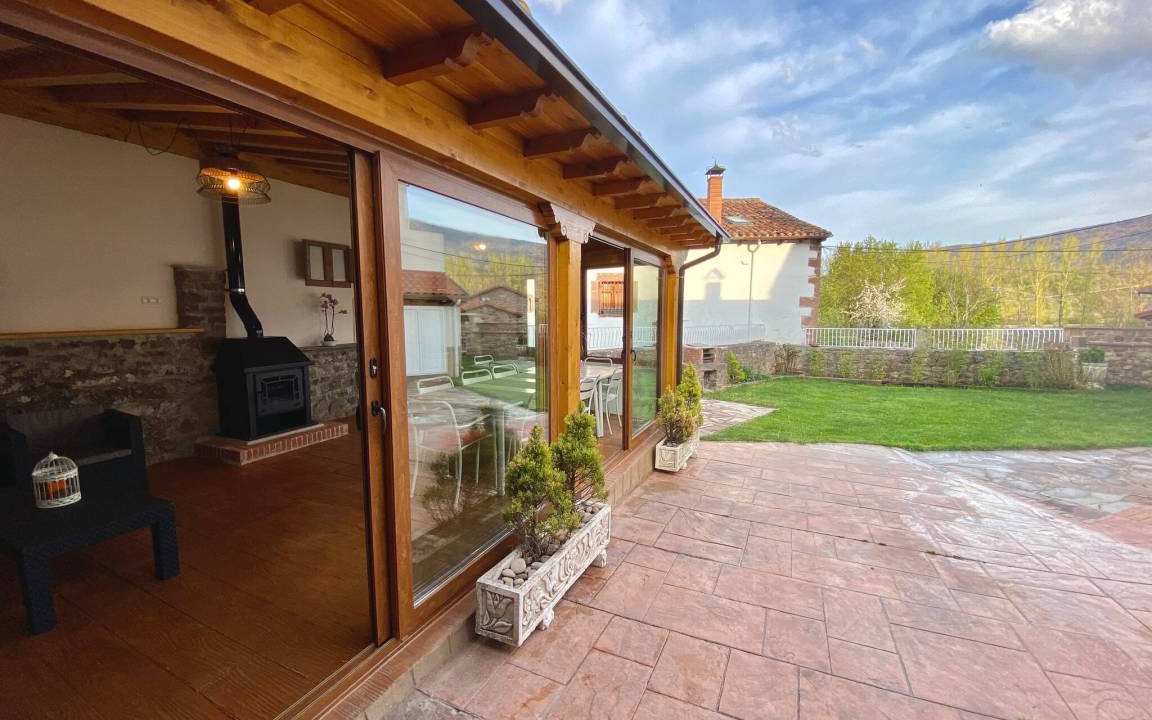 Salces House | 550 m² House ∙ 8 bedrooms ∙ 18 guests