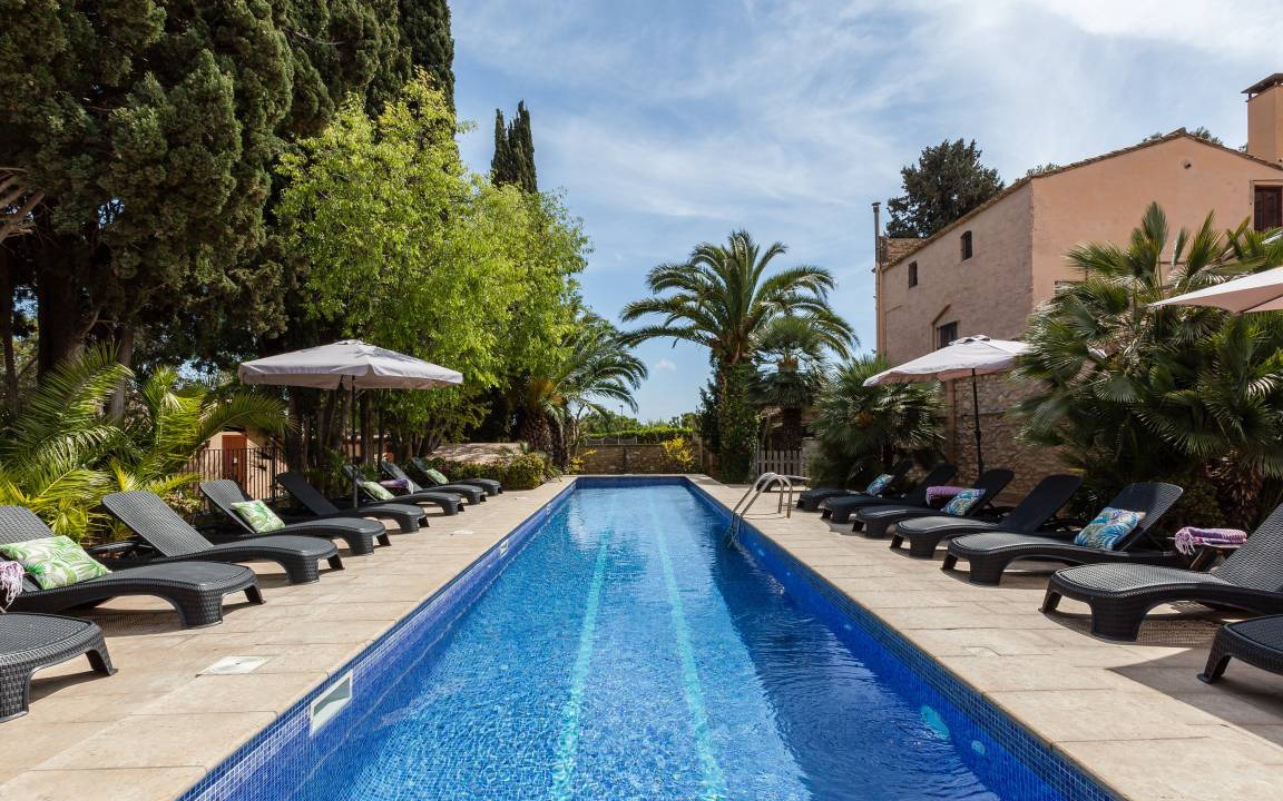 Vilanova I la Geltru Villa | 600 m² Villa ∙ 25 bedrooms ∙ 40 guests
