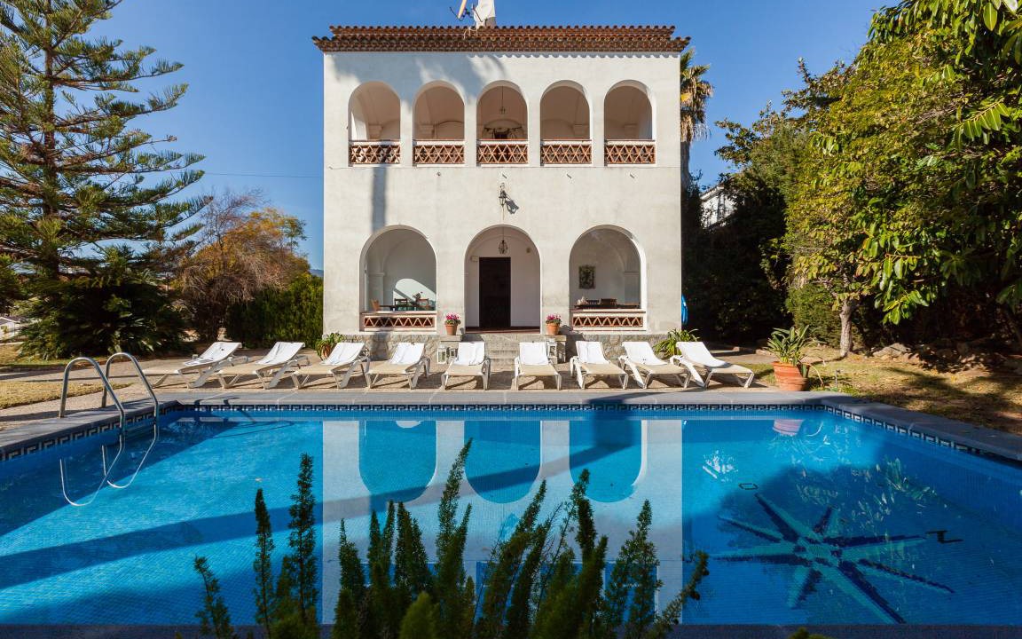 Cabrils Villa | 700 m² Villa ∙ 6 bedrooms ∙ 12 guests