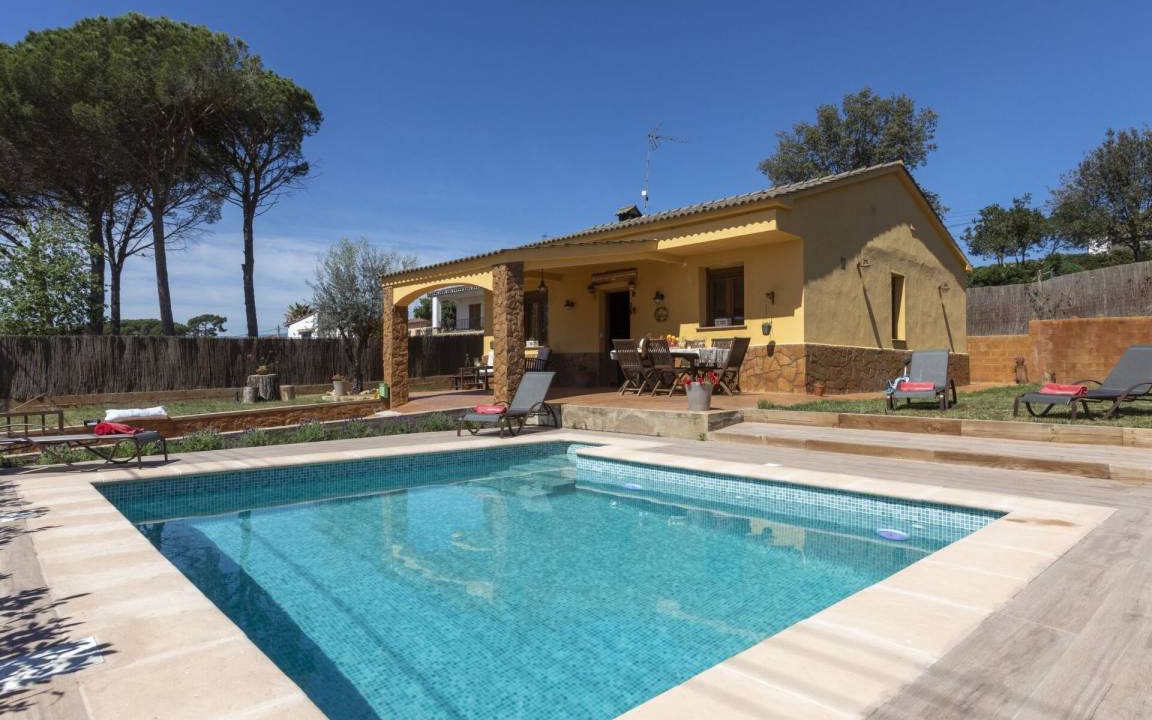 Sils Other | 75 m² Accommodation ∙ 3 bedrooms ∙ 6 guests