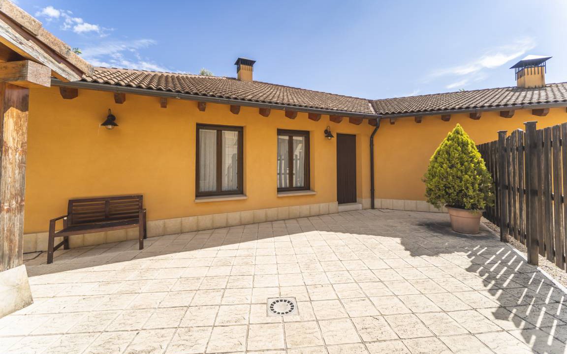 Espeja de San Marcelino House | 82 m² House ∙ 2 bedrooms ∙ 8 guests