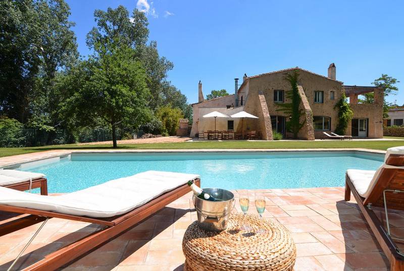 Cruilles Villa | 850 m² Villa ∙ 6 bedrooms ∙ 16 guests