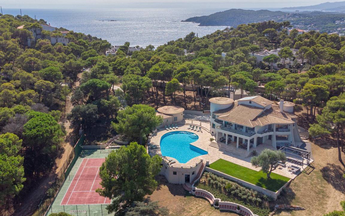 Llafranc House | 855 m² House ∙ 9 bedrooms ∙ 18 guests