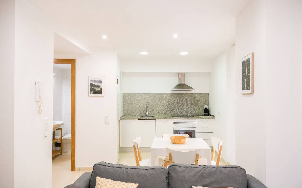 Besalu Apartment | 90 m² Apartment ∙ 2 bedrooms ∙ 4 guests