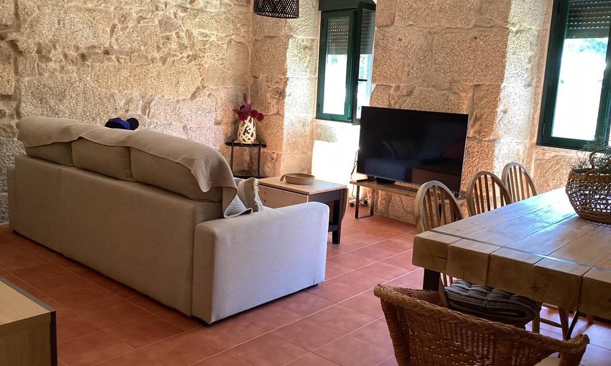 Xunqueira de Ambia House | A charming stone house in Xunqueira