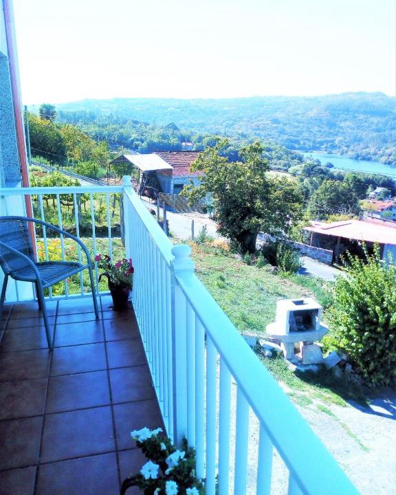 Pereiro de Aguiar Apartment | Acosta