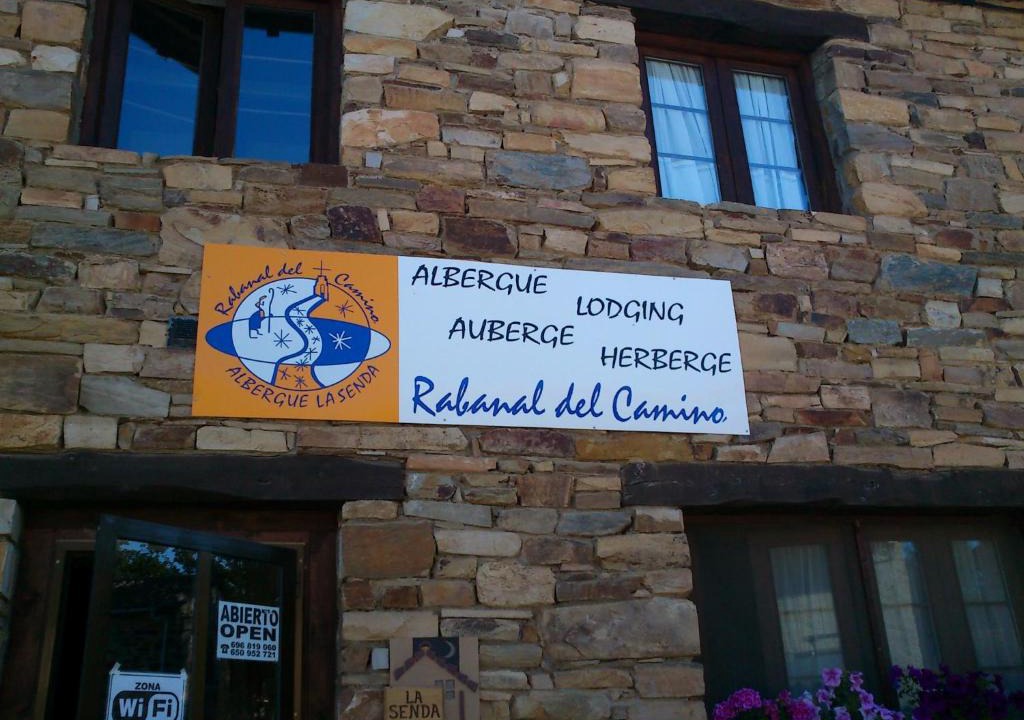 Rabanal del Camino Hostel | Albergue La Senda