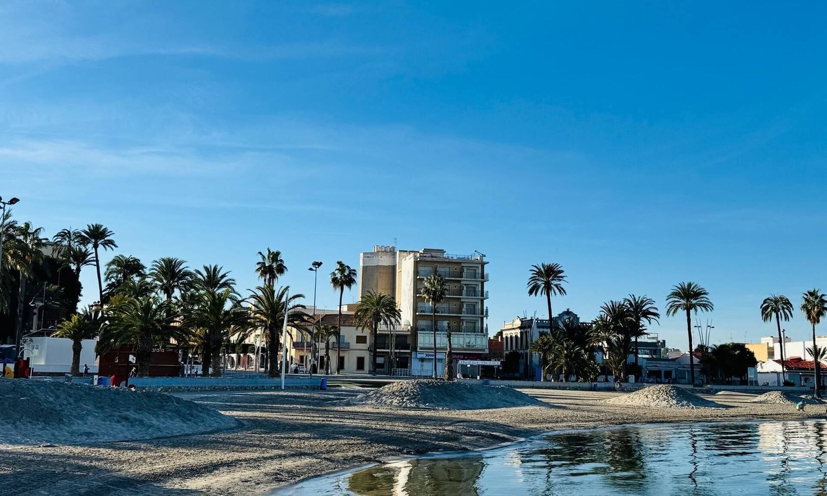 Santiago de la Ribera Hotel | Albohera Playa hotel by Belvilla Resorts