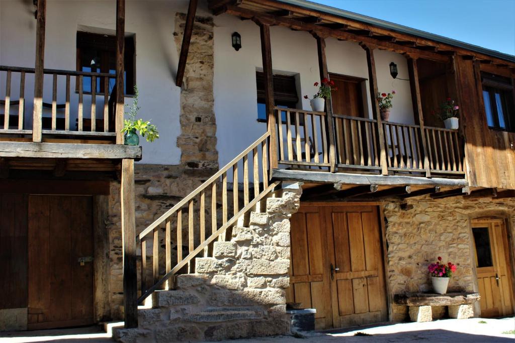 Rubia House | Alojamientos Serra da Lastra