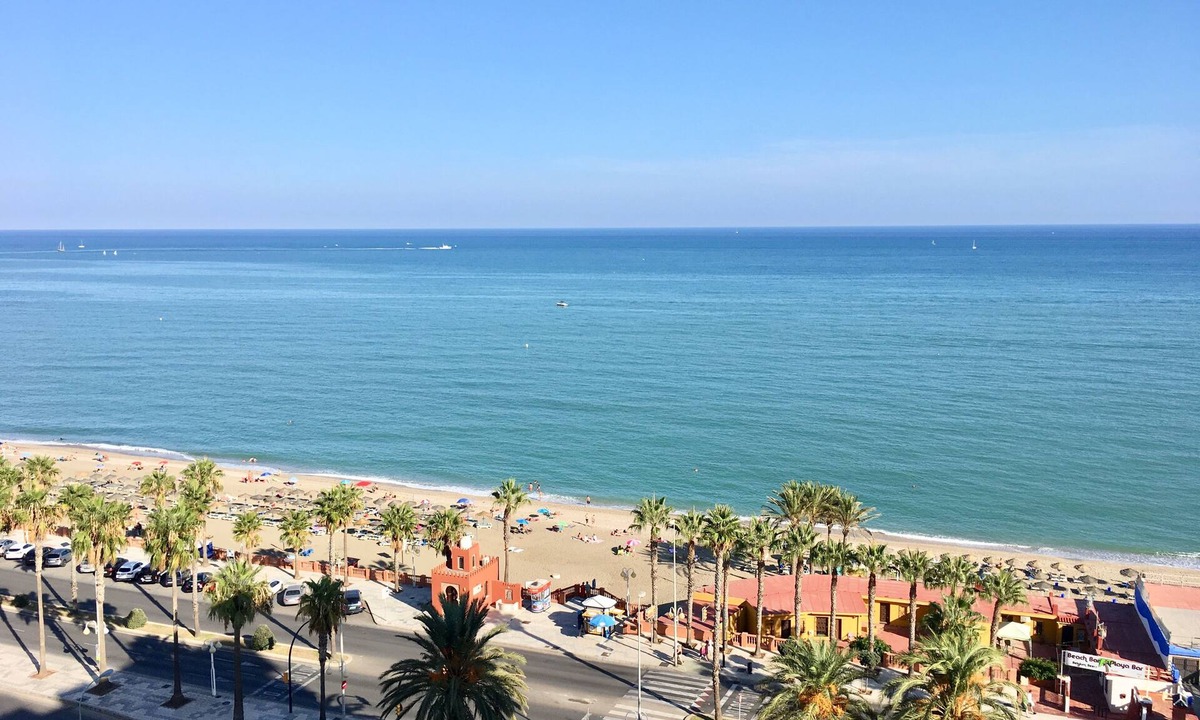 Torrequebrada Apartment | Amazing sea front apartment!