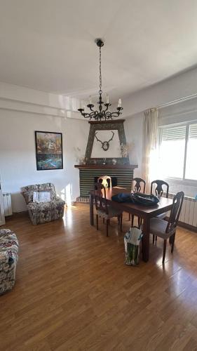 Barrio de Santiago Apartment | apartamento casa Larrosa rural en Huesca
