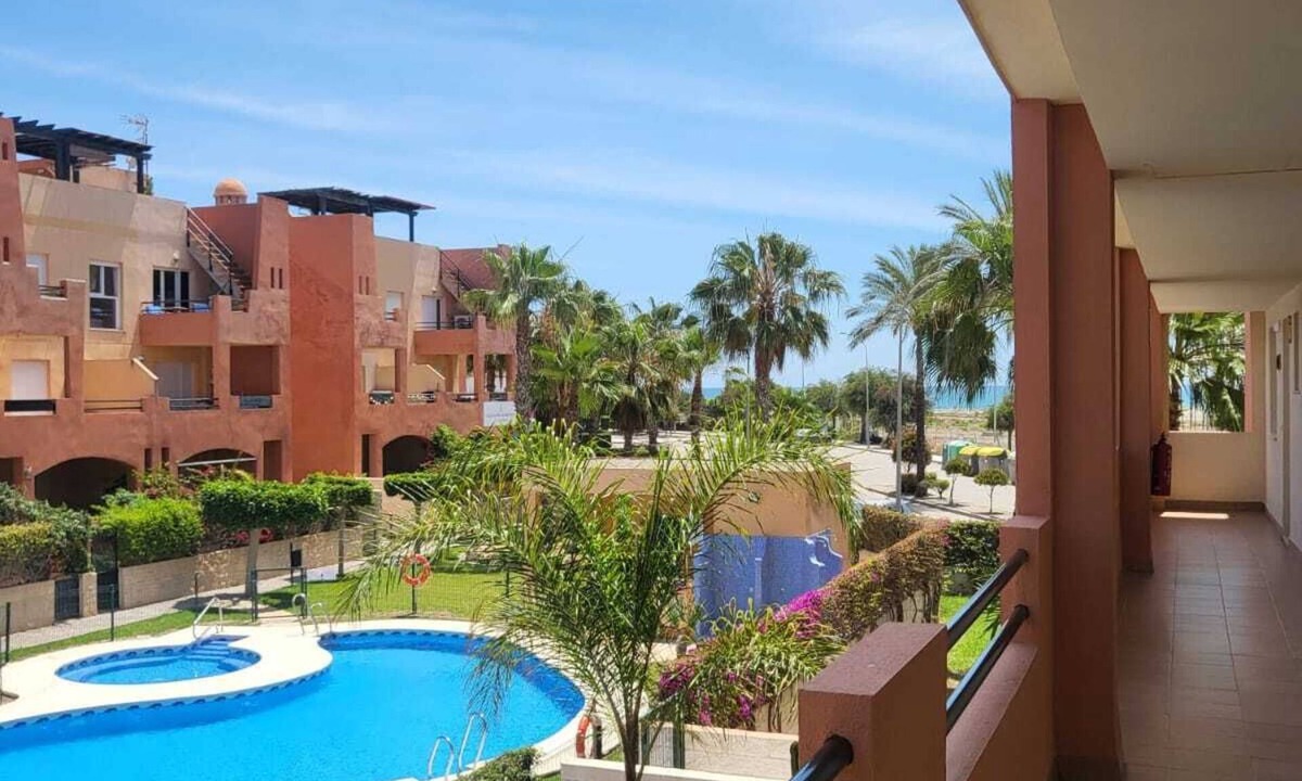 Las Herrerias Apartment | ¡apartamento con Terraza y Cerca de la Piscina Comunitaria!