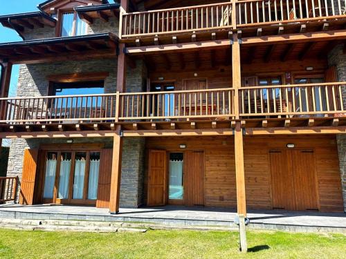 Puigcerda Apartment | Apartamento en Puigcerda con piscina y Wifi