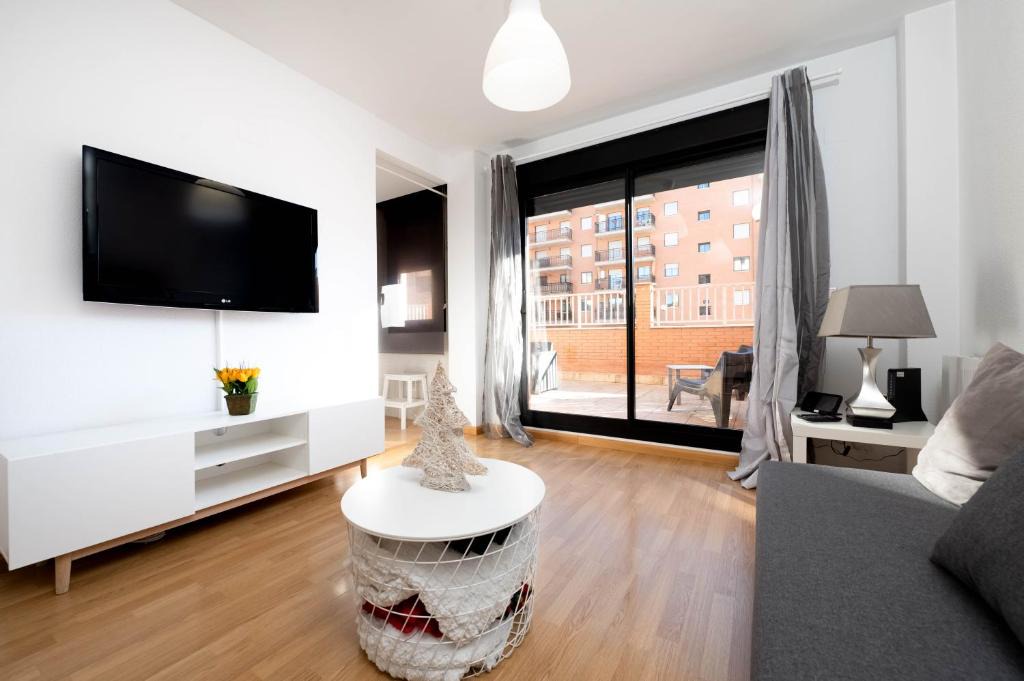 Abena Apartment | Apartamento en Sabiñánigo con amplia y soleada terraza