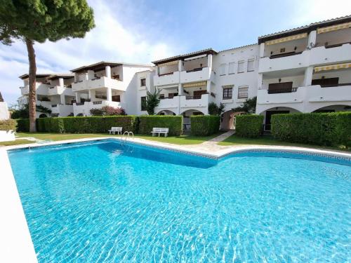 L'Escala Apartment | Apartamento en L'Escala con piscina y parking, a 600m de la playa - HISP-236-153
