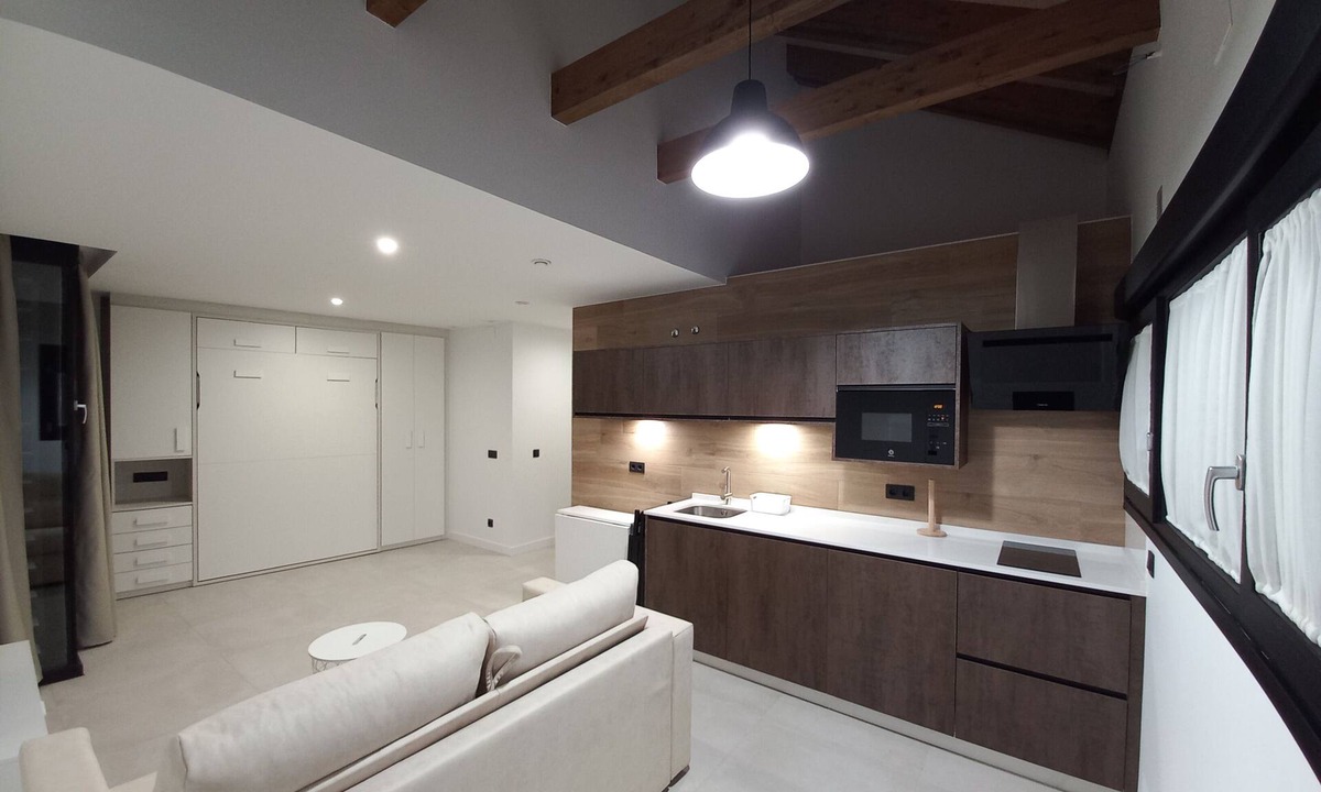 Montehermoso Apartment | Apartamento Tipo Loft en el Centro de la Población