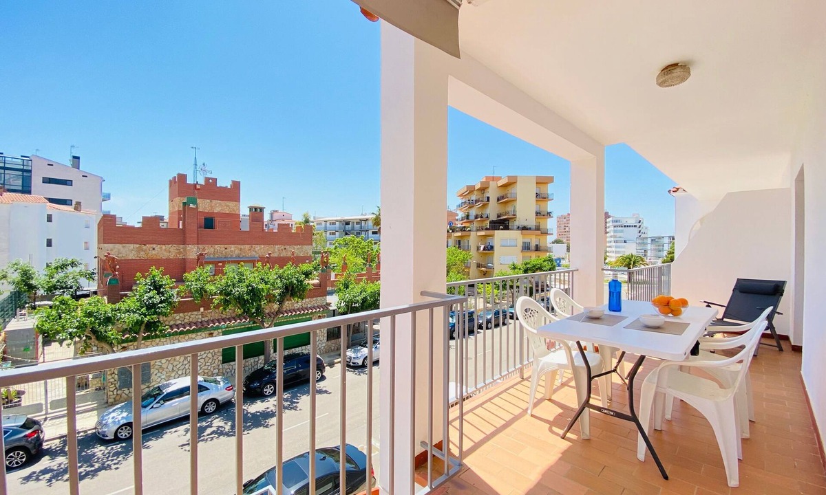 Santa Margarida Apartment | APARTAMENTOS AQUARIUM (REF 2A). ON THE BEACHFRONT, PERFECT X 2.