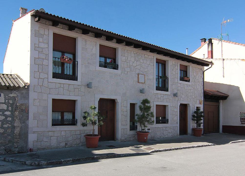 Montemayor de Pililla Apartment | Apartamentos Turísticos los Abuelos