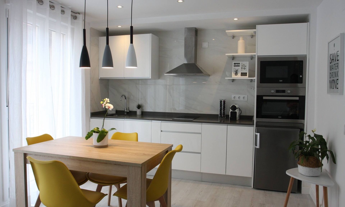 Haro Apartment | Apartamentos La Herradura Balcon