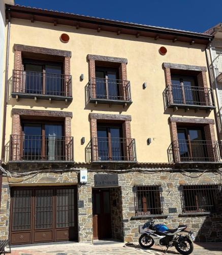 Casar de Palomero Apartment | Apartamentos Rurales La Estrella