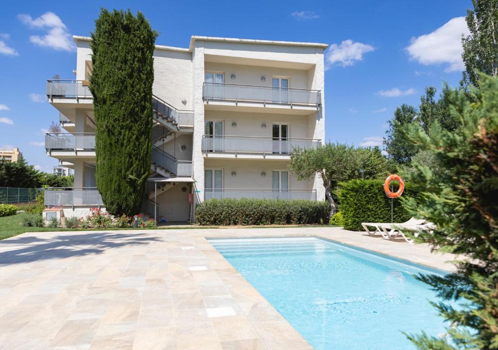 Santa Margarida Apartment | Apartaments Terraza - Santa Maria