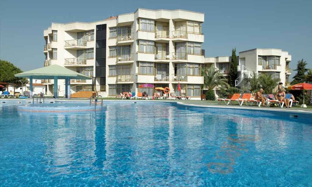 Lloret de Mar Condo | Apartement with pool and air conditioning