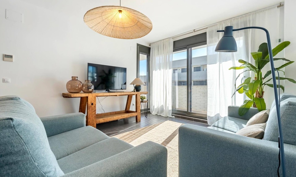 Roques Daurades Apartment | Apartment 100m beach with sports courts