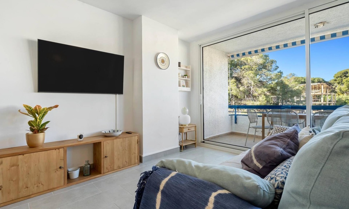 Torredembarra Apartment | Apartment 250m beach with pool and parking