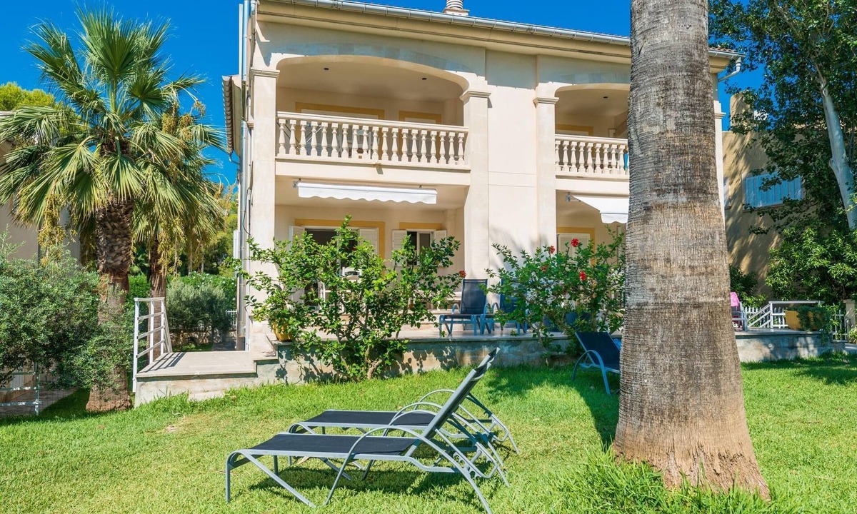 Alcudia Apartment | Apartment 3-2 with direct exit to the Alcudia beach.