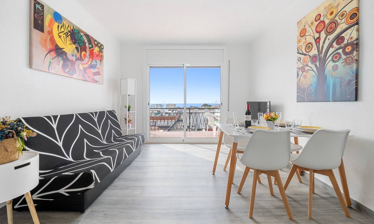 Torredembarra Apartment | Apartment 'Apartamento Moderno Y Soleado' with Sea View, Wi-Fi and Air Conditioning