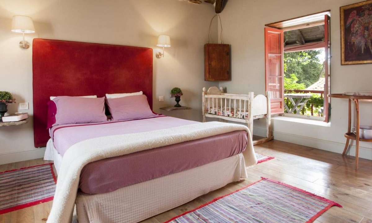 Villamejil Apartment | Apartment 'Apartamento Coral' with Mountain View, Shared Garden and Wi-Fi