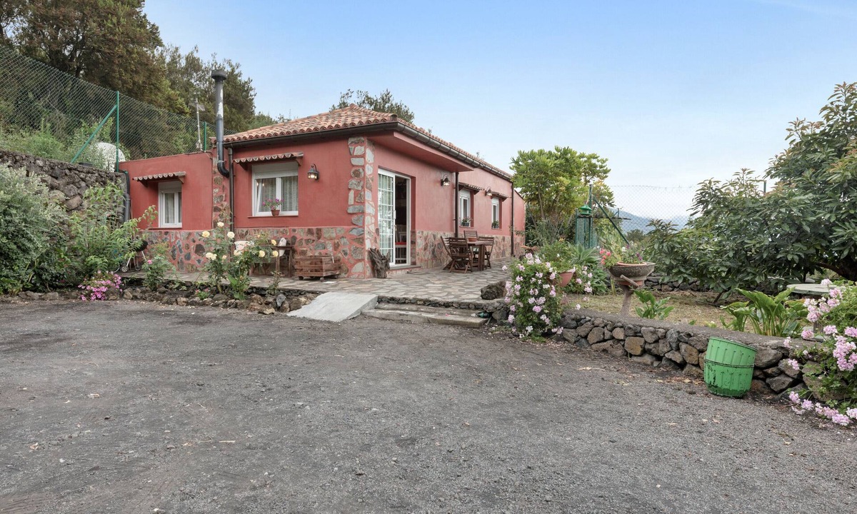 Brena Alta Apartment | Apartment 'Casa Heydi' with Mountain View, Private Terrace and Wi-Fi