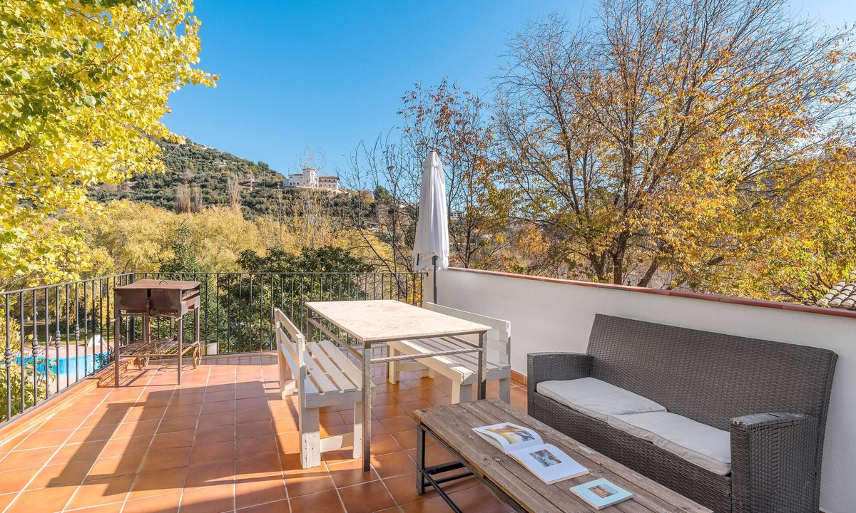 Castril Apartment | Apartment 'Casa Rural Cortijo El Plantio' with Mountain View, Wi-Fi and Air Conditioning