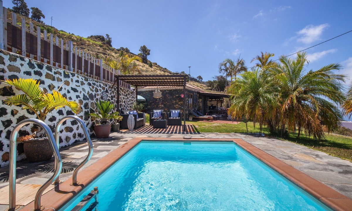 Los Quemados Apartment | Apartment 'Casa' with Sea View, Wi-Fi and Air Conditioning