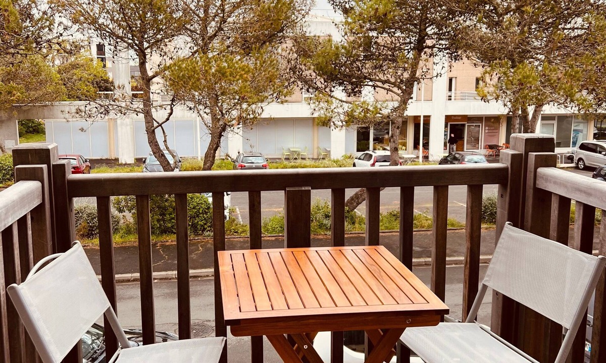 La Rochelle Apartment | Apartment 'Charmant Duplex Au Coeur Des Minime' with Balcony