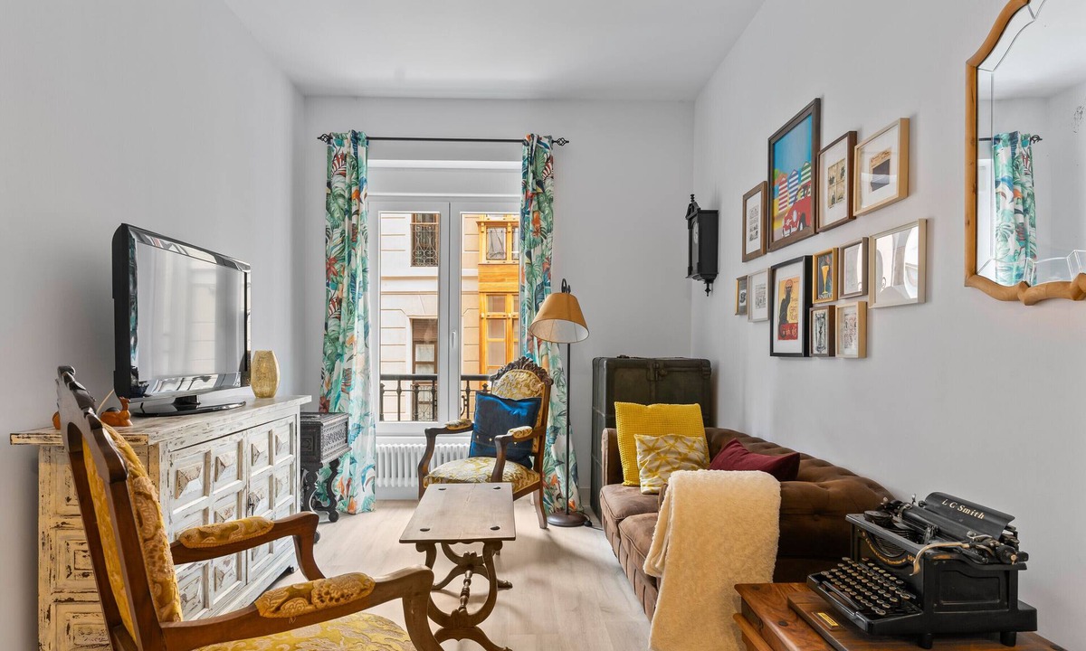 Cimadevilla Apartment | Apartment 'Diecinueve Treinta' with Private Terrace and Wi-Fi