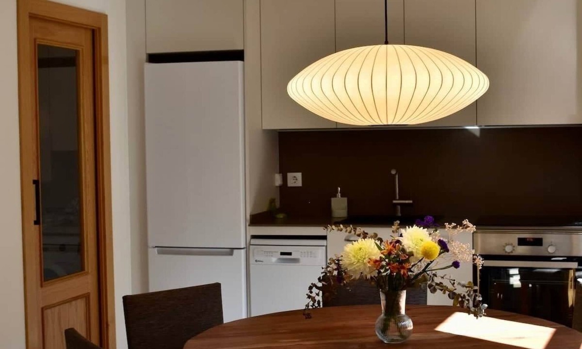 La Puebla de Castro Apartment | Apartment. Labitolosa, perfect for families and groups (Casa Albañil)