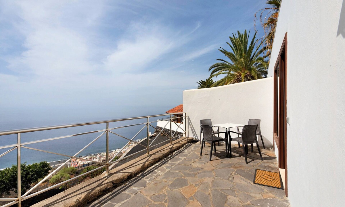 Puerto Naos Apartment | Apartment 'Moijama 10' with Sea View, Shared Pool and Wi-Fi