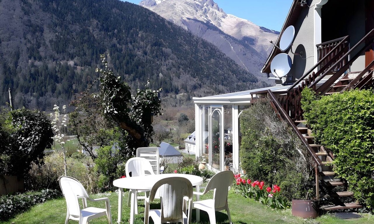 Bazus-Aure Apartment | Apartment in Chalet 5 km from Saint-Lary-Soulan