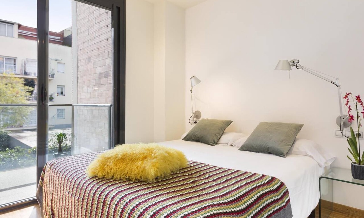 Sant Gervasi Apartment | Apartment in Sant Gervasi with Balcony for 6