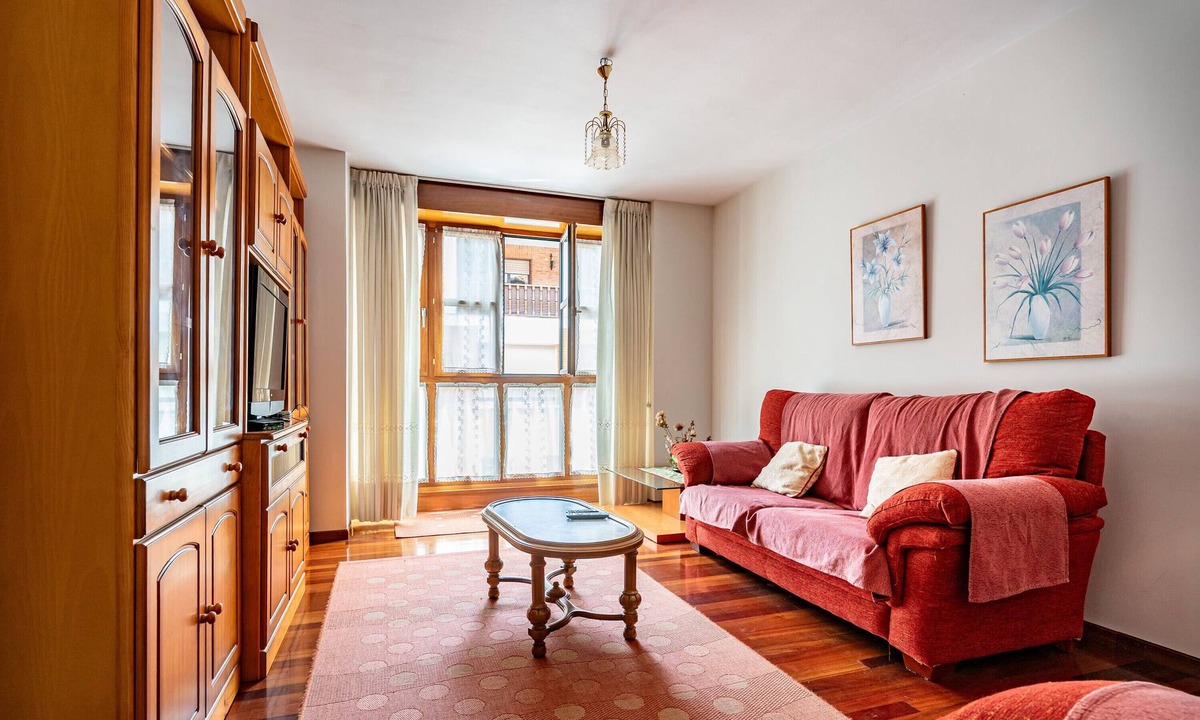 Cangas de Onis Apartment | Apartment 'Incredible Cangas Onis' with Mountain Views and Balcony